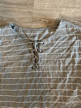 Seg'ments Gray white Striped Lace-Up Long Sleeve Tee. Cotton modal large medium